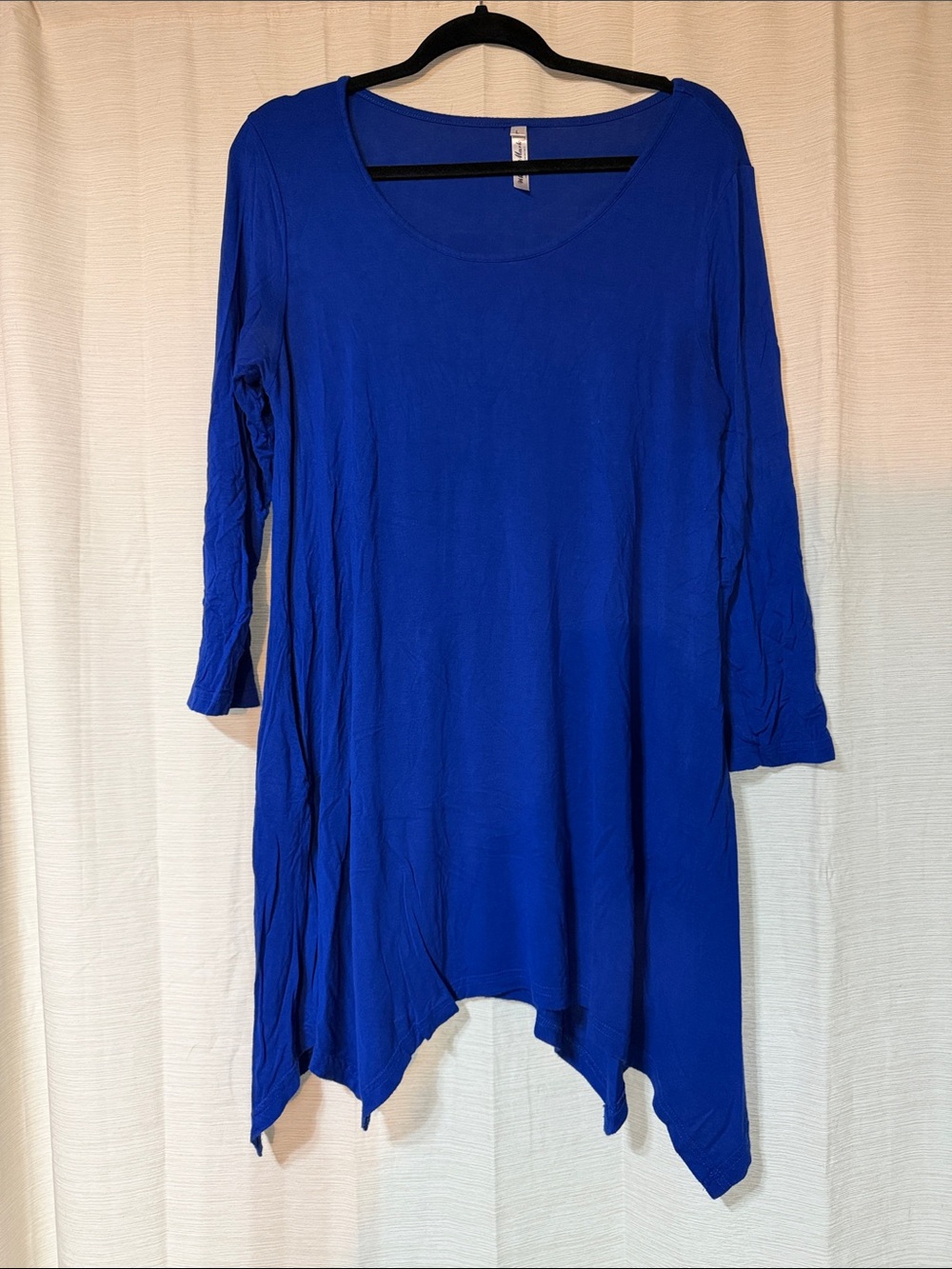 Blue Scoop Neck Asymmetric Tunic Top by WhiteMark L